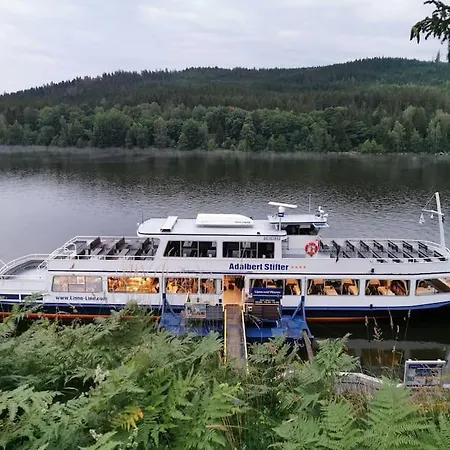 S Terasou A Vyhledem Na Jezero Lipno Kovarov (Cesky Krumlov)