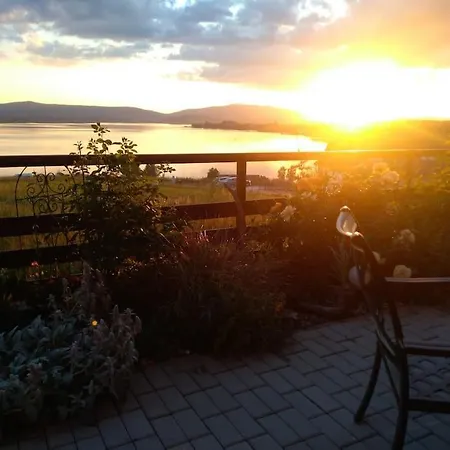 Apartmán S Terasou A Výhledem Na Jezero Lipno *