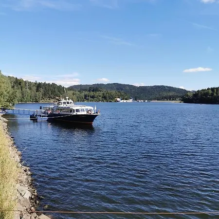 Apartment S Terasou A Vyhledem Na Jezero Lipno