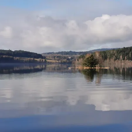 Apartment S Terasou A Vyhledem Na Jezero Lipno