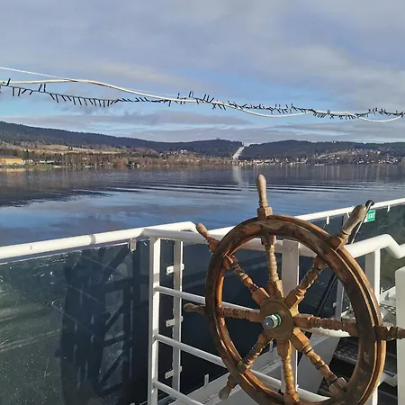 S Terasou A Vyhledem Na Jezero Lipno *