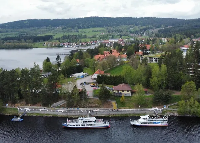 S Terasou A Vyhledem Na Jezero Lipno דירה *
